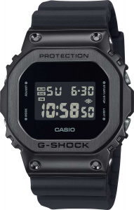 Casio GM-5600UB-1
